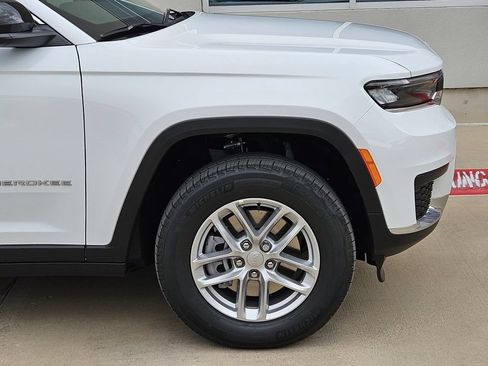 New 2026 Jeep Grand Cherokee L 4WD image 6