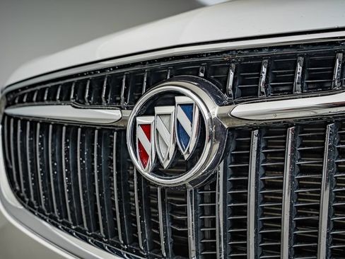 Used 2019 Buick Enclave Essence FWD image 12