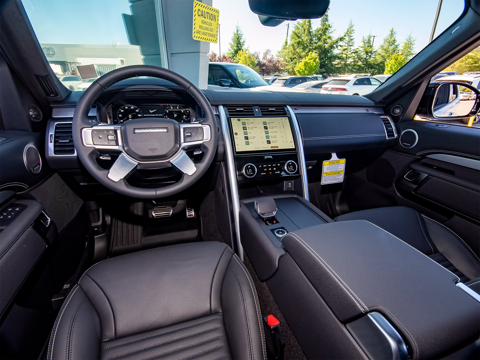 New 2026 Land Rover Discovery Limited Edition AWD/4WD image 37