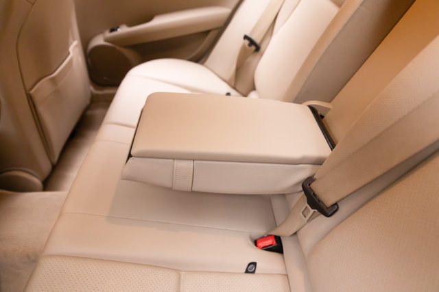 Used 2011 Mercedes-Benz C 300 4MATIC Sedan image 98