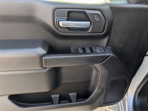 Used 2021 Chevrolet Silverado 1500 Custom image 19