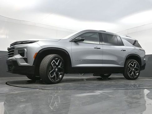 Used 2026 Chevrolet Traverse High Country FWD image 30