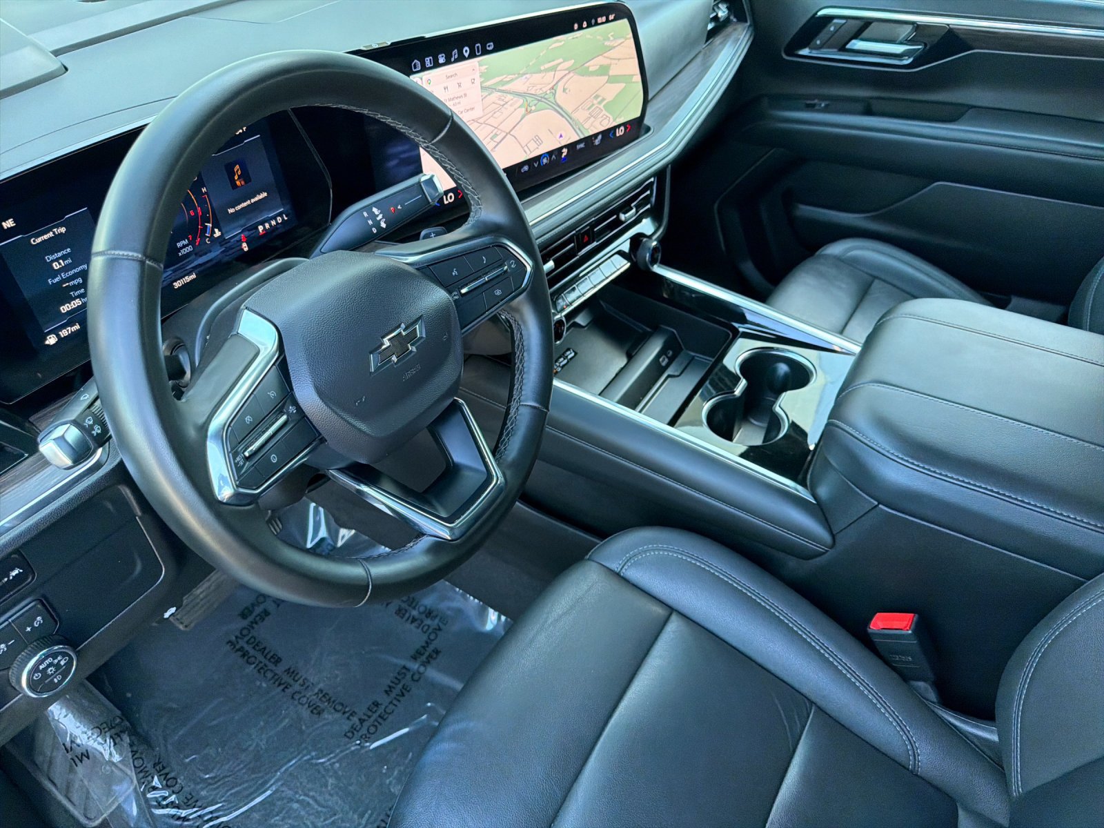 Used 2025 Chevrolet Suburban Z71 AWD/4WD image 9