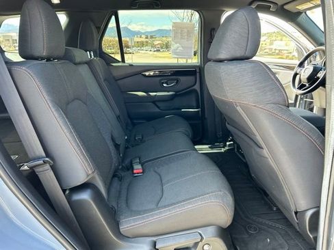 Used 2025 Honda Pilot Sport image 29