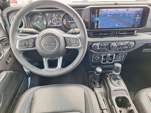 Used 2024 Jeep Wrangler High Altitude AWD/4WD image 21