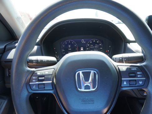 Used 2023 Honda Accord EX image 22
