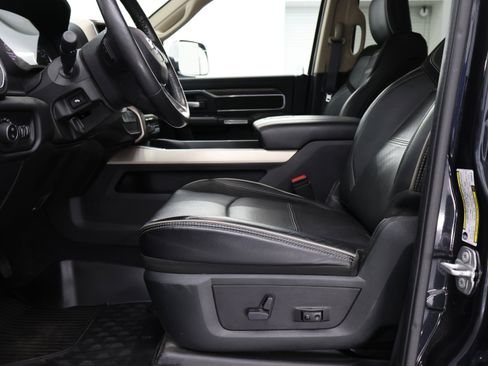 Used 2019 RAM 3500 Laramie AWD/4WD image 8