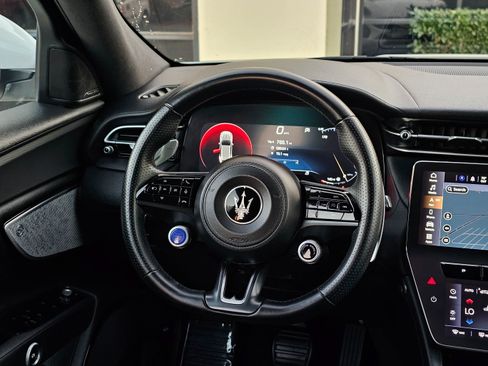 Used 2024 Maserati Grecale GT image 21
