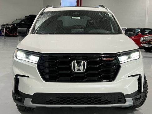 New 2025 Honda Pilot TrailSport image 20