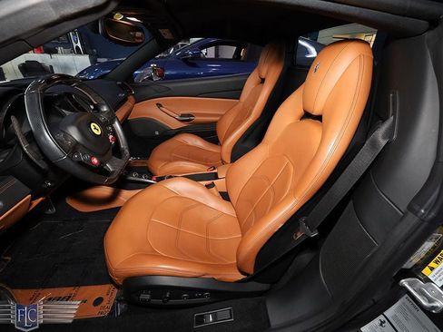 Used 2017 Ferrari 488 Spider RWD image 18