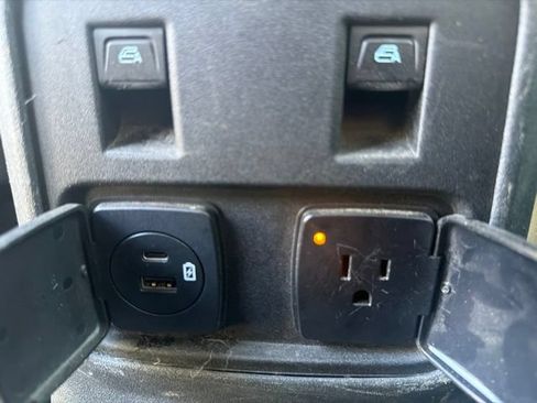 Used 2023 Ford Bronco Badlands w/ Sasquatch Package AWD/4WD image 18