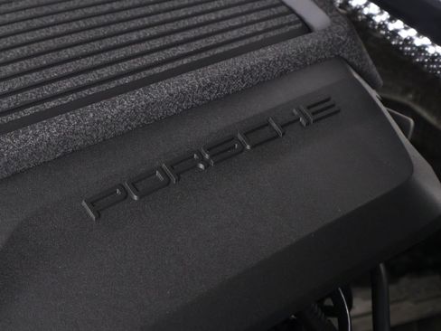 Certified 2026 Porsche Macan AWD/4WD image 27