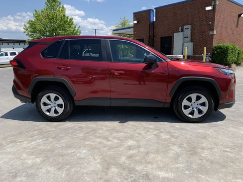 Used 2024 Toyota RAV4 LE AWD/4WD image 2