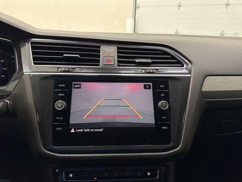 Used 2021 Volkswagen Tiguan SEL w/ 3-Row Tiguan MDO Package image 18