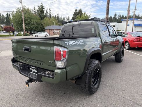 Used 2021 Toyota Tacoma TRD Off-Road w/ TRD Premium Off Road Package AWD/4WD image 12