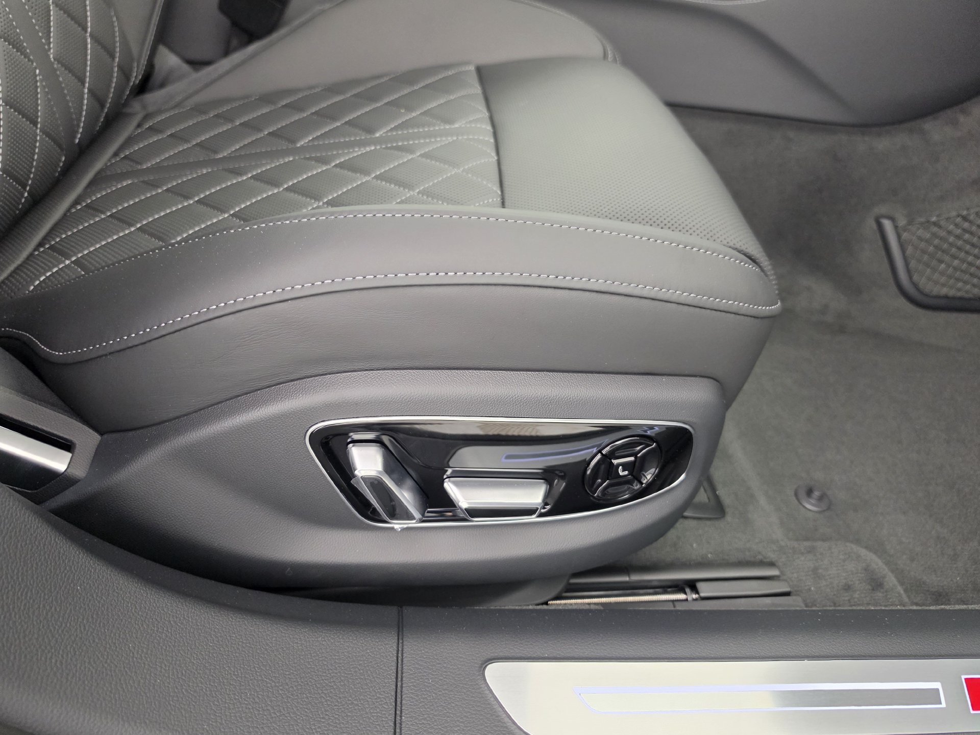 New 2026 Audi S8 AWD/4WD image 42