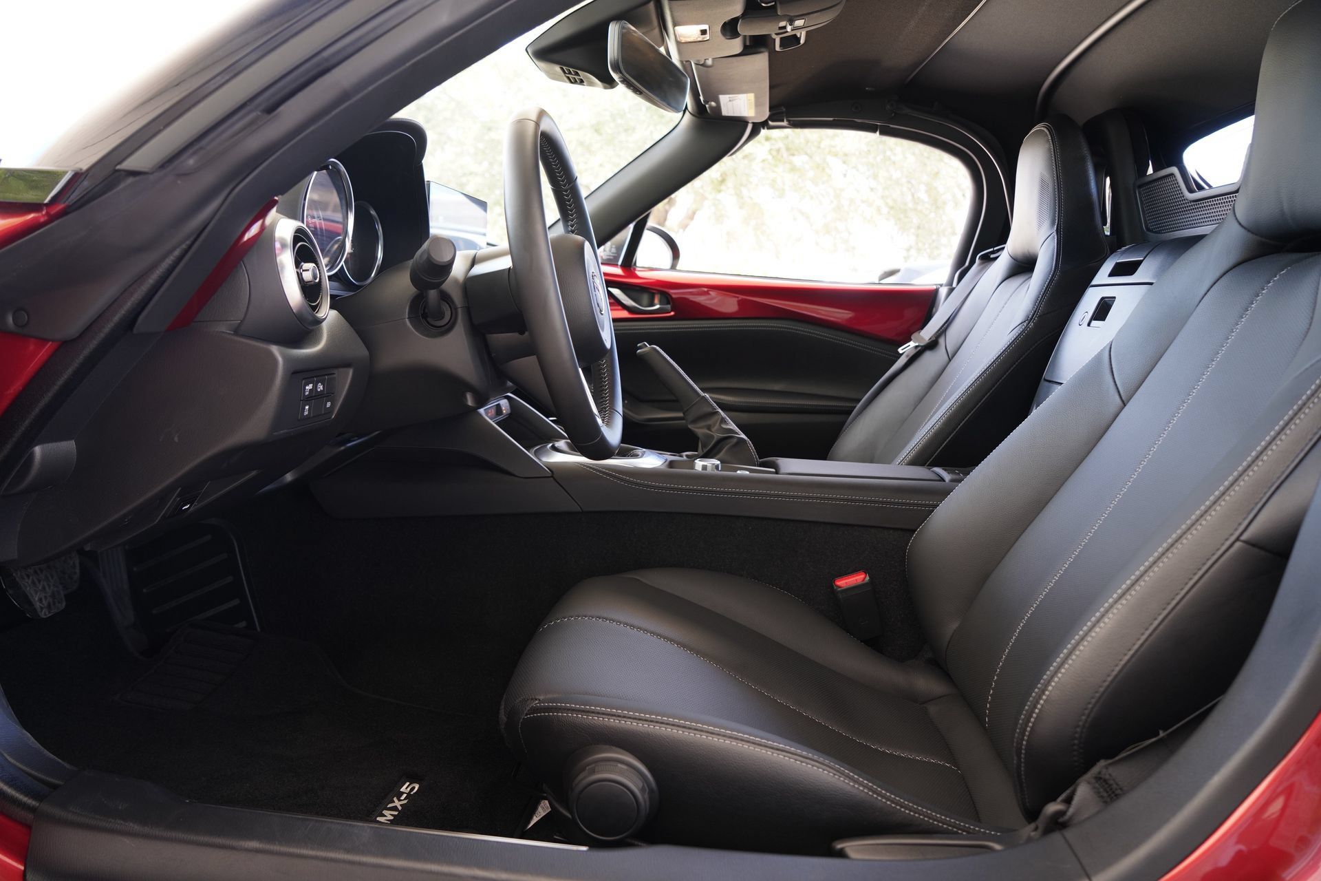 Used 2025 MAZDA MX-5 Miata Grand Touring RWD image 10