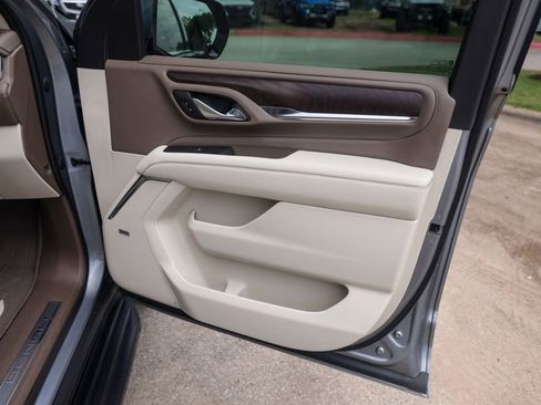 Used 2023 GMC Yukon Denali RWD image 33