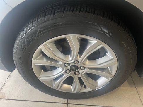 Used 2023 Ford Edge Titanium image 8