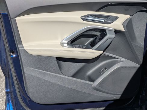 Certified 2025 Audi Q5 Premium w/ Convenience Package AWD/4WD image 10