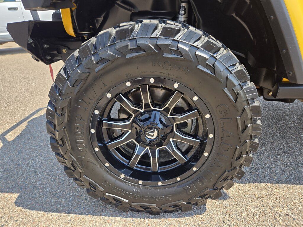 Used 2020 Jeep Wrangler Unlimited Sahara AWD/4WD image 16