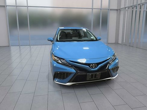 Used 2023 Toyota Camry XSE FWD image 3