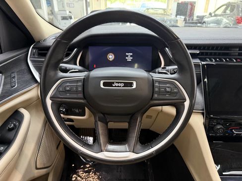 Used 2021 Jeep Grand Cherokee L Limited AWD/4WD image 23