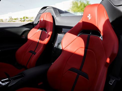 Used 2024 Ferrari SF90 Spider image 51