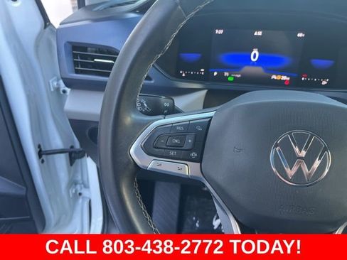 Used 2022 Volkswagen Taos SE FWD image 20