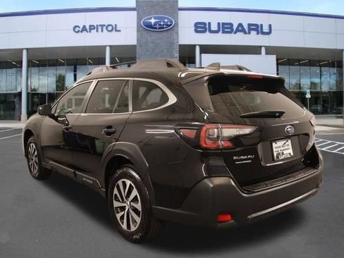 Used 2025 Subaru Outback Premium AWD/4WD image 5