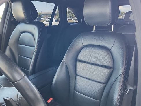 Used 2021 Mercedes-Benz GLC 300 image 16