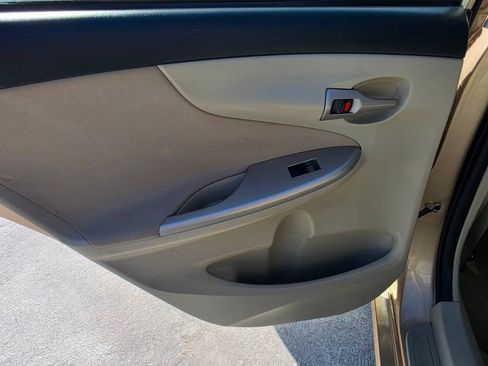Used 2011 Toyota Corolla LE FWD image 20