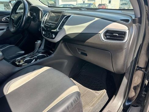 Used 2019 Chevrolet Equinox LS w/ LS Convenience Package FWD image 13