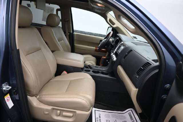 Used 2018 Toyota Sequoia Platinum AWD/4WD image 13