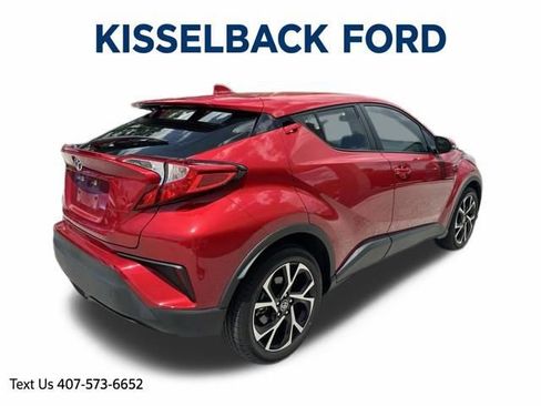 Used 2020 Toyota C-HR XLE FWD image 3