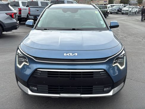 Used 2024 Kia Niro SX Touring image 8