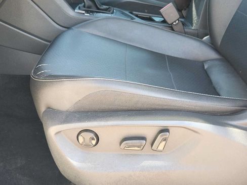 Used 2018 Volkswagen Tiguan SE w/ Panoramic Sunroof Package FWD image 23