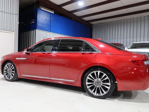Used 2020 Lincoln Continental w/ Premium Package FWD image 2