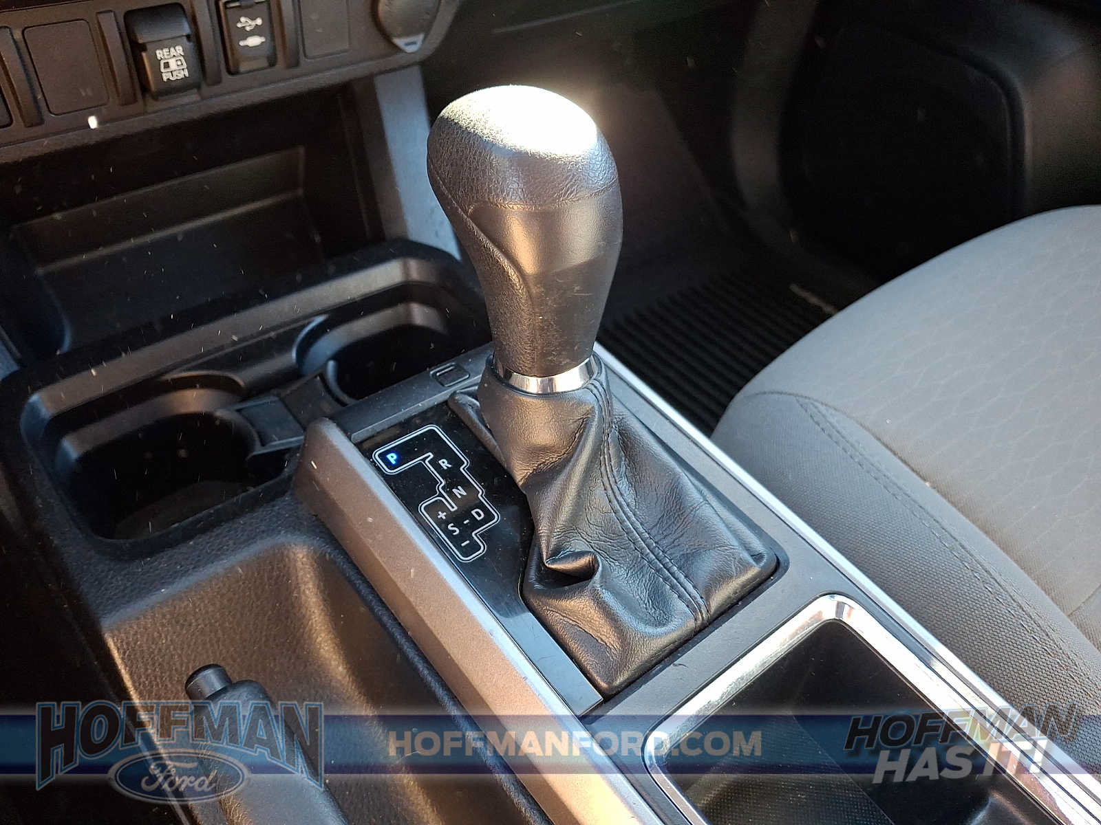 Used 2019 Toyota Tacoma SR5 AWD/4WD image 14