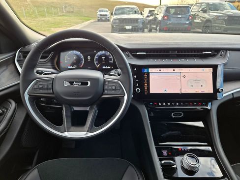New 2026 Jeep Grand Cherokee Altitude AWD/4WD image 17