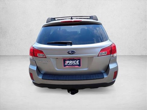 Used 2011 Subaru Outback 2.5i Limited AWD/4WD image 8