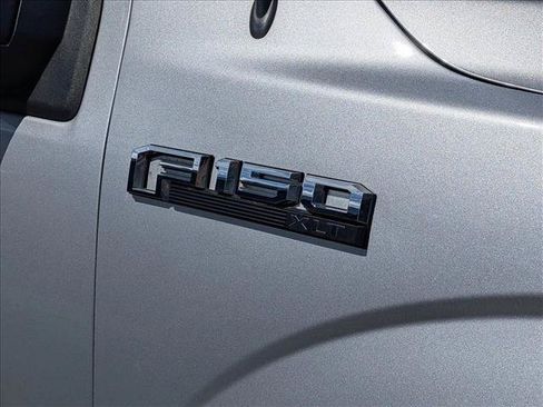 Used 2018 Ford F150 XLT w/ Equipment Group 302A Luxury AWD/4WD image 12