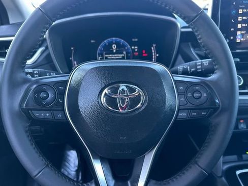 Certified 2025 Toyota Corolla Cross XLE w/ Convenience Package image 27