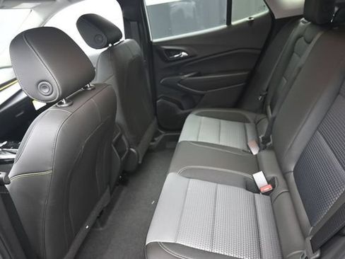 New 2026 Chevrolet Trax LT w/ Sunroof Package FWD image 9