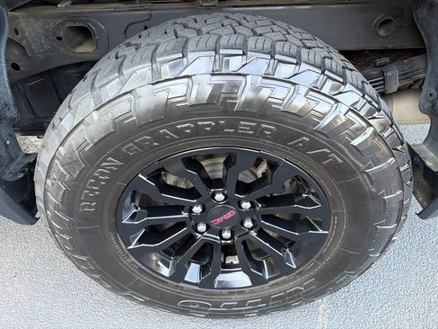 Used 2022 GMC Sierra 1500 AT4X AWD/4WD image 19