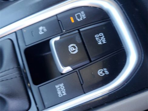 Used 2020 Hyundai Santa Fe Limited image 34