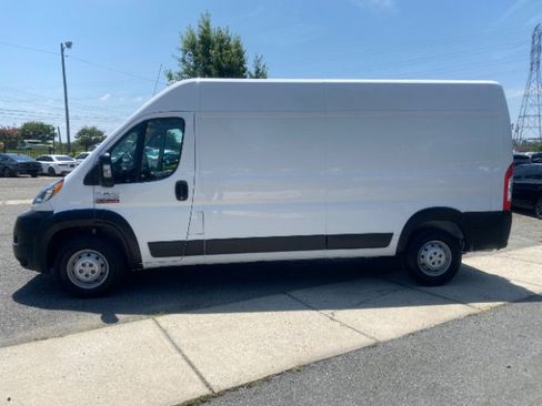 Used 2020 RAM ProMaster 2500 w/ Interior Convenience Group FWD image 2