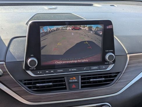 Used 2024 Nissan Altima 2.5 SV image 22