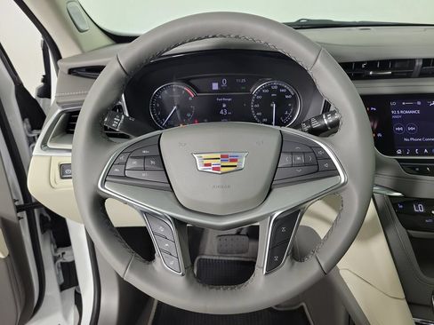 Used 2022 Cadillac XT5 Premium Luxury FWD image 21