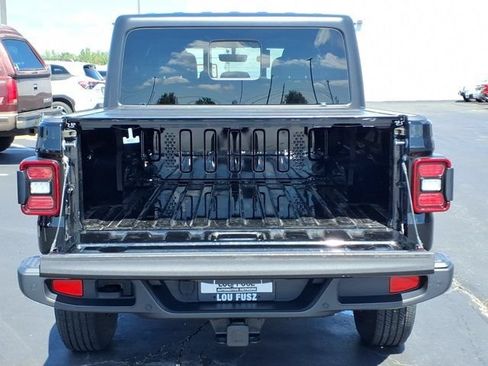 Used 2021 Jeep Gladiator Sport AWD/4WD image 27